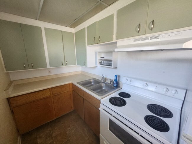 Photo - 820 Montana Ave Unit Lower