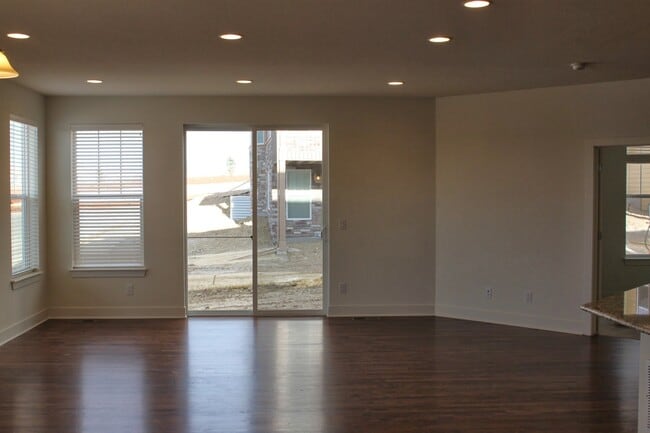 Photo - 10334 Kenneth Dr