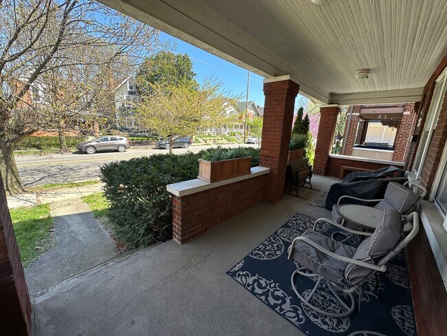 Photo - Thurman Ave 273-275 WAG Unidad 273