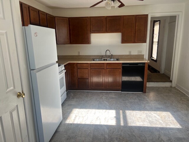 Photo - 818 Broadway