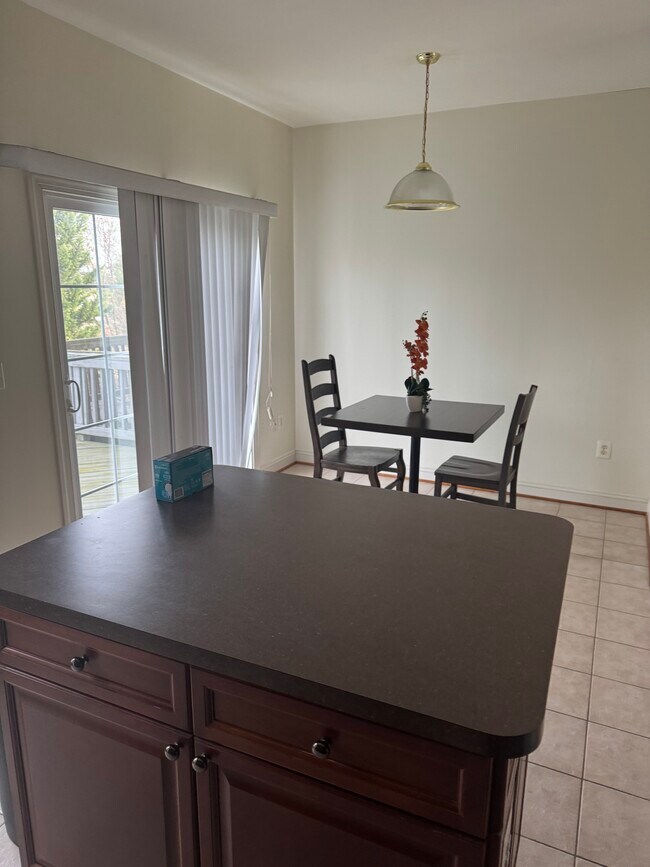 Photo - 203 Cross Keys Pl
