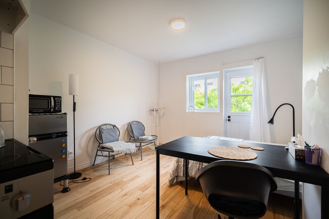 Photo - 820 Rue Roy E