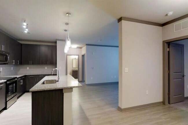 Photo - 185 Cliftwood Dr NE Unit 121