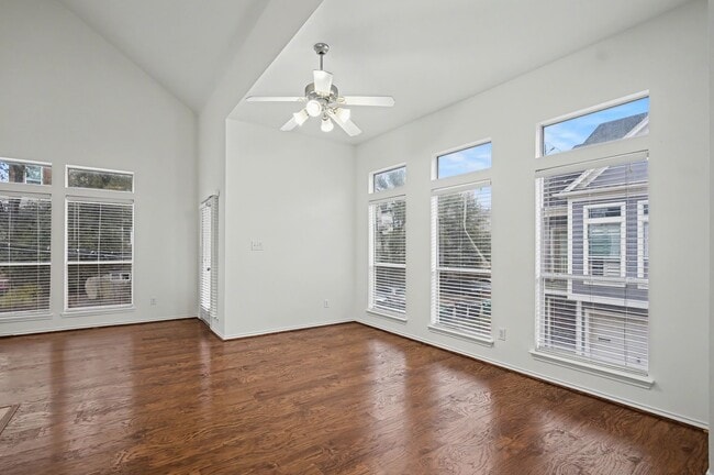 Photo - 2416 Charleston St Unidad A