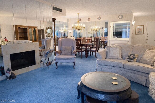 Photo - 750 S Royal Crest Cir Unidad 328