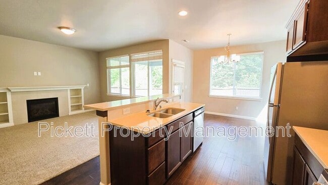 Photo - 2122 SW Nautical St