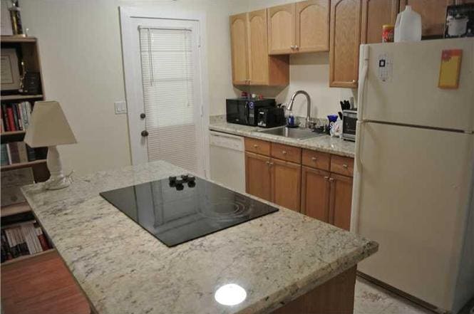 Photo - 3242 Mary St Unit 115