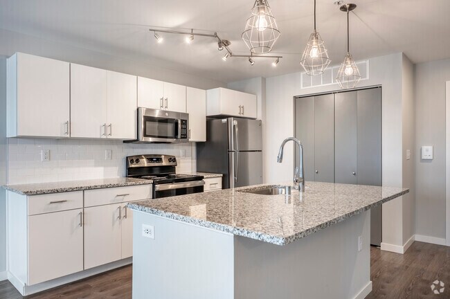 1BR, 1BA - 695SF - Kitchen