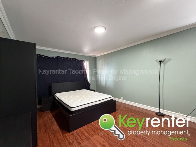 Photo - 8434 Tacoma Ave S