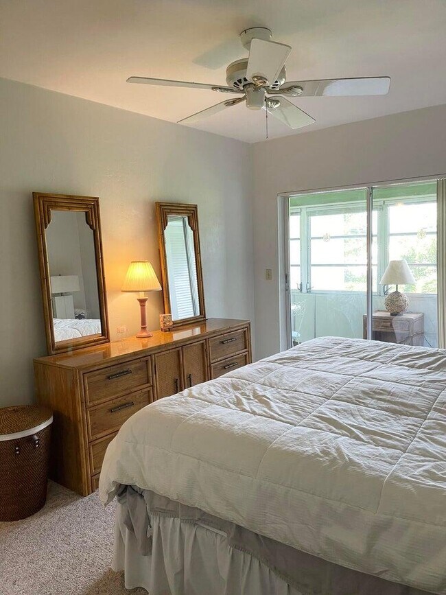 2840 Lake Osborne Dr Unidad 205