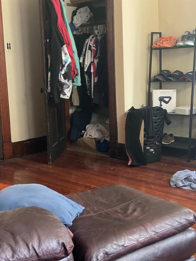 Photo - 2242 Victor St