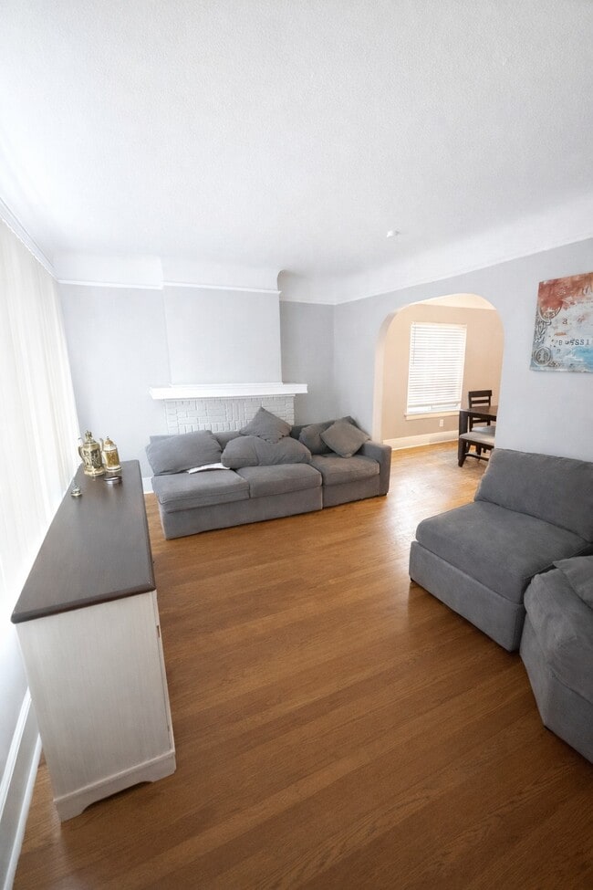 Photo - 14917 Cleophus Ave