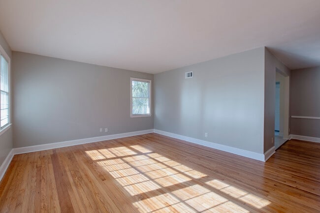 Living Room - 1532 E 53rd St