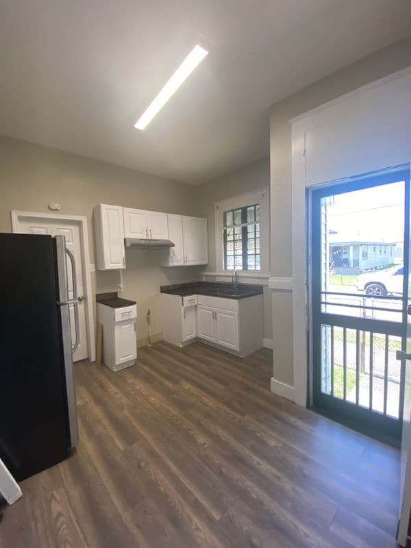 Photo - 8939 Dixon St