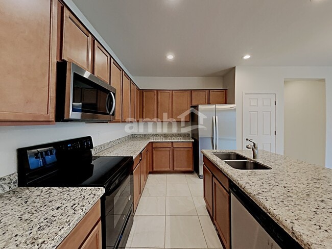 Photo - 16815 W Portland St