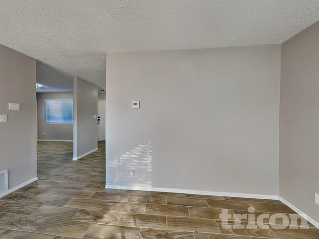 Photo - 848 Rebecca Ct NE