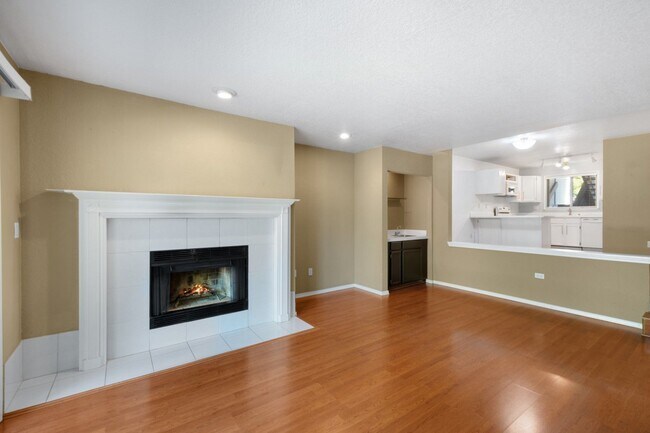 Photo - 2bd/1.75ba Bellevue Condo Unit D1
