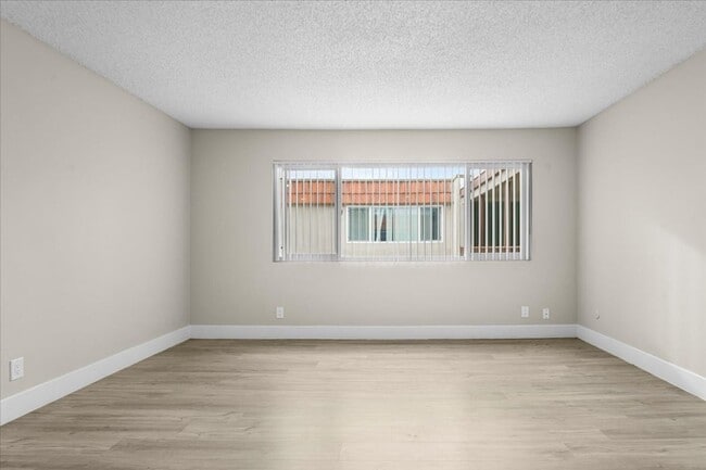 Photo - Sherwood Forest Apartments