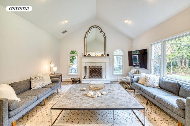 Photo - 8 Cedar Haven Ln