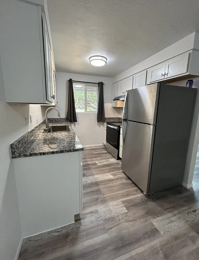 Photo - 2253/2255 Shadylane Drive Unit 2255