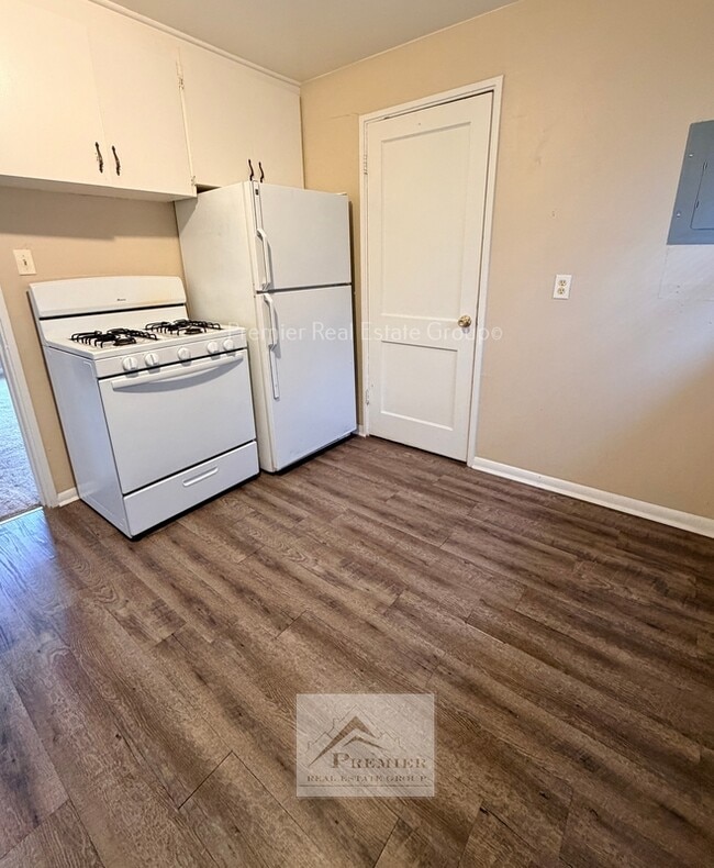 Photo - 426 Glen View Ct