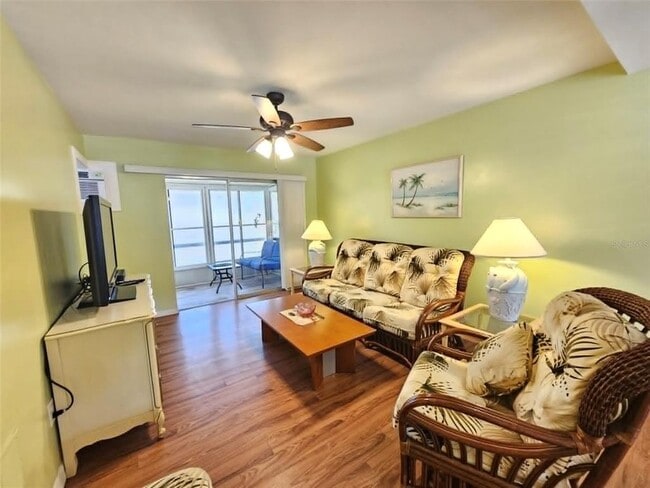 Photo - 2028 Canal Dr