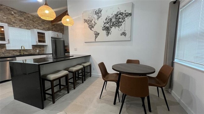 Photo - 1230 Essex Dr N