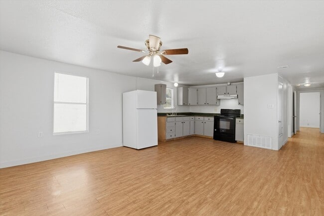 Photo - 212 Salinas Rd