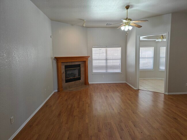 Photo - 809 Regiment Way