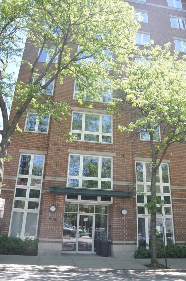 Photo - 811 Chicago Ave Unidad 703 Rental