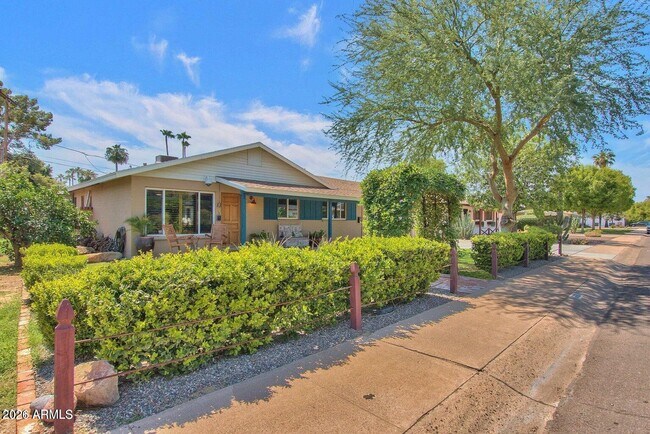 Photo - 6621 E 4th St