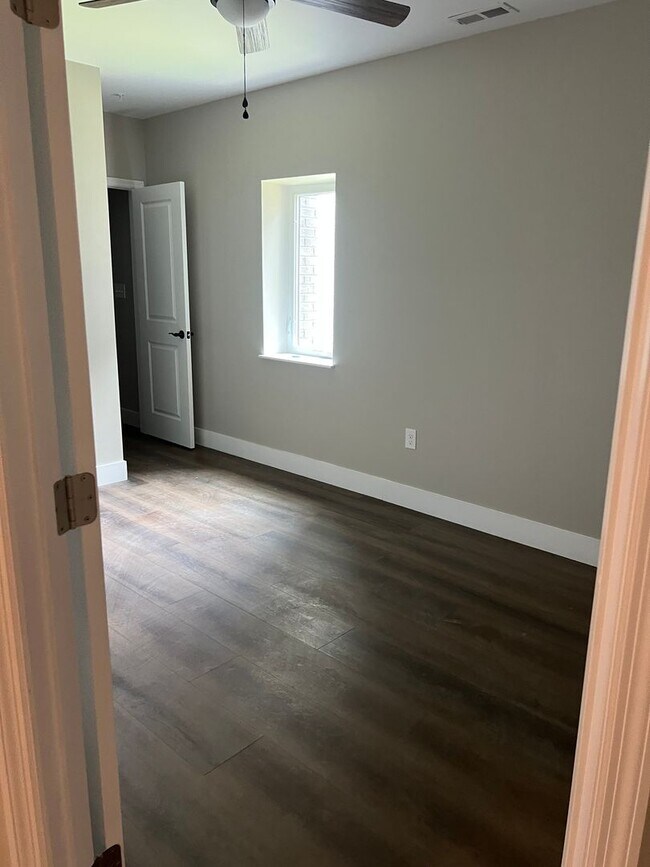 Photo - 2 Bedroom/2 Bath Newly Renovated Apartment for Lease Unit 302