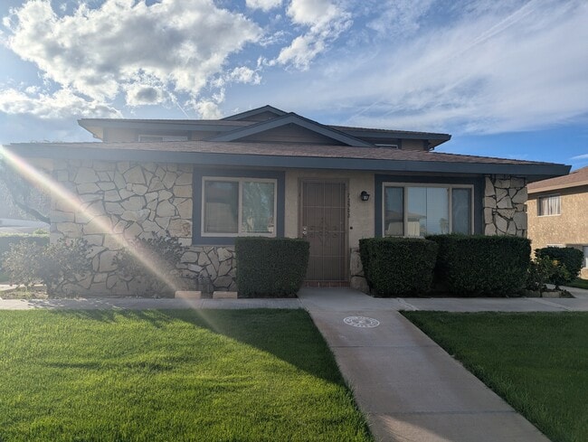 Photo - 72502 Edgehill Dr Unit #1