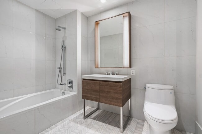 Photo - 505 W 43rd St