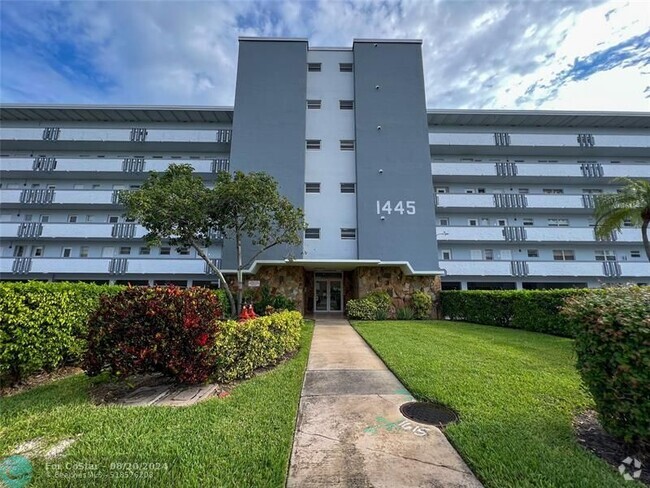 Building Photo - 1445 Atlantic Shores Blvd Unit 206 Rental