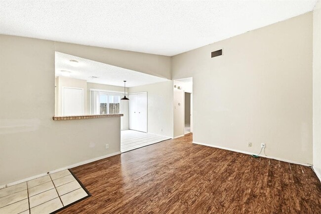 10604 Lanshire Dr