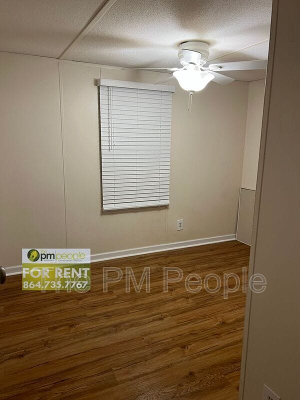 Photo - 745 State Rd S-39-204