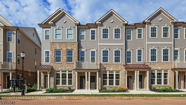 Building Photo - 95 Robeson St