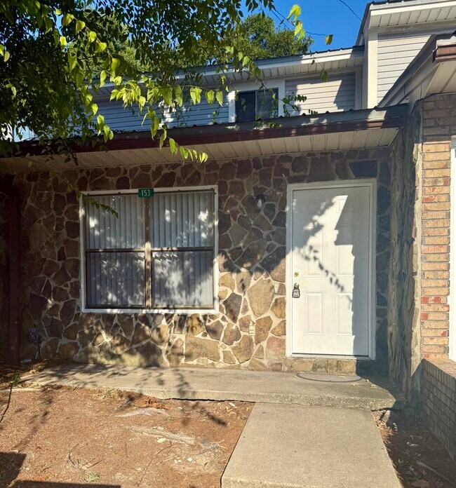 Photo - 153 Scottwood Dr SE