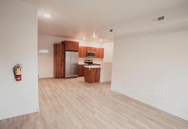 Photo - 202 Sawyer Ln
