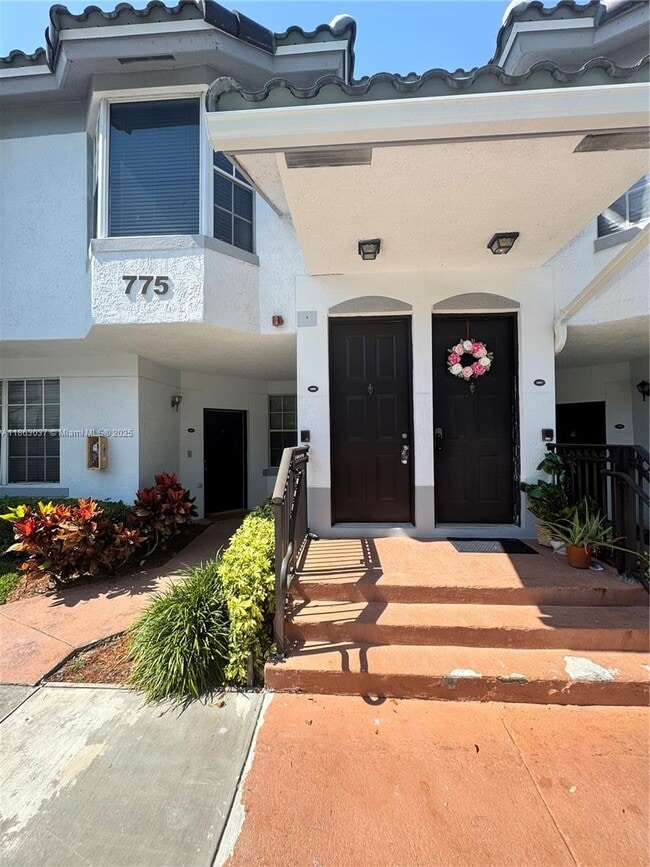 Photo - 775 SW 148th Ave Casa Adosada