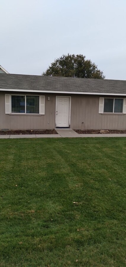 Photo - 656 SW 5th St