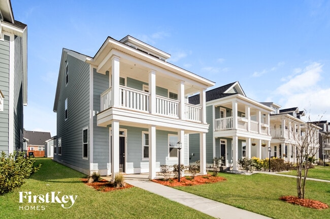 Photo - 153 Yorkshire Dr