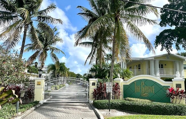 Building Photo - 2660 NE 8th Ave Unit 308