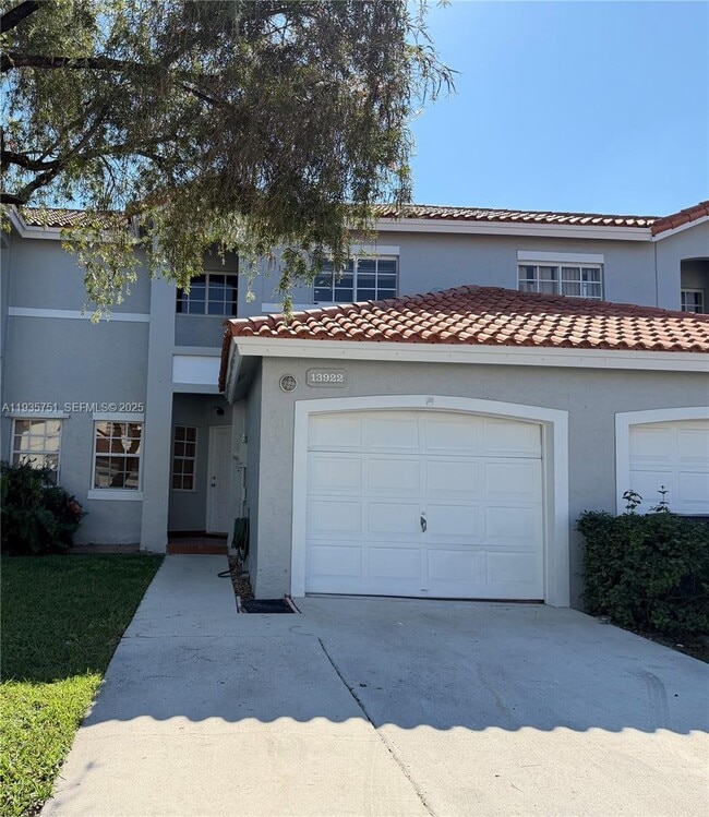 Building Photo - 13922 SW 102nd Ln