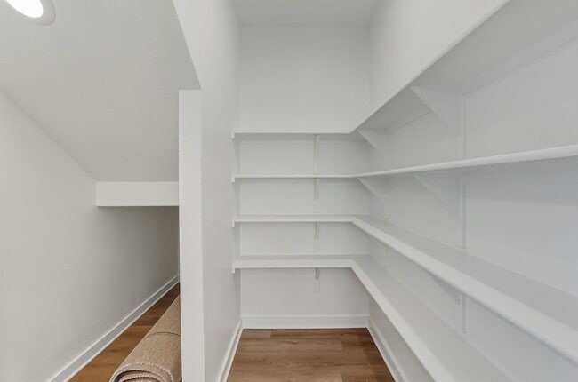 Photo - 480 Tailwind Dr