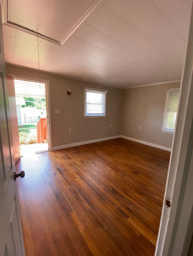 Photo - 725 Washington St