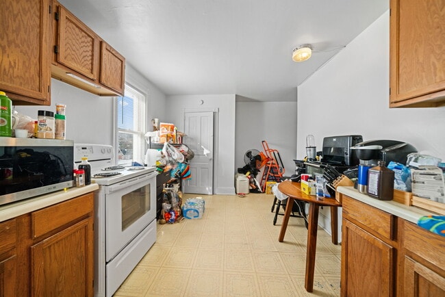 Photo - 74 S 6th Ave Unidad 2