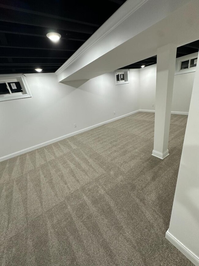 Photo - 8611 Lakewood Ave