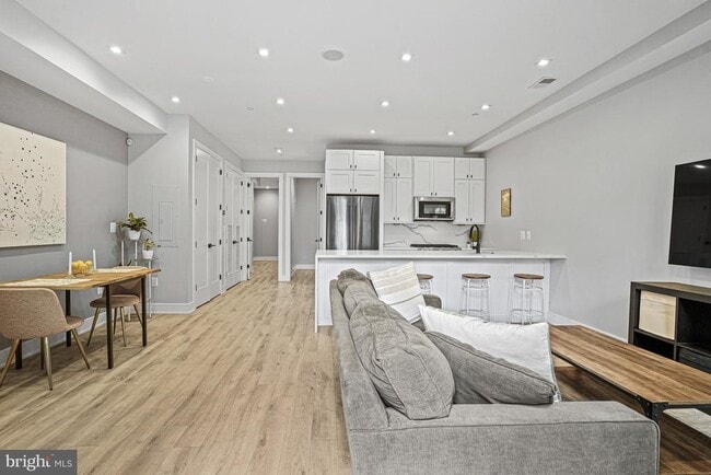 Photo - 725 Euclid St NW Unit 1